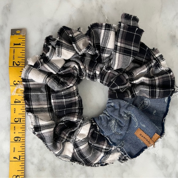 Assorted Jumbo Boho Scrunchies - Picture 3 of 11